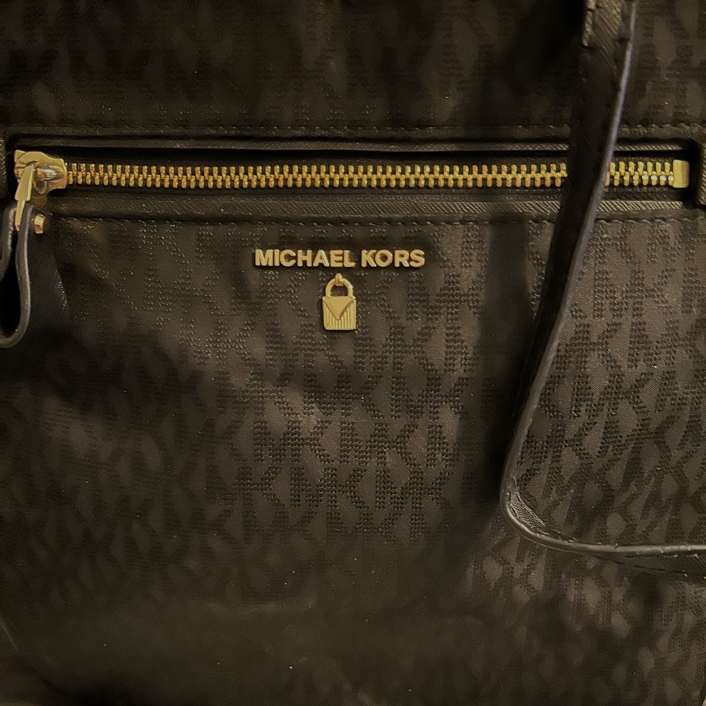 Michael Kors Black Leather Women’s Crossbody Bag